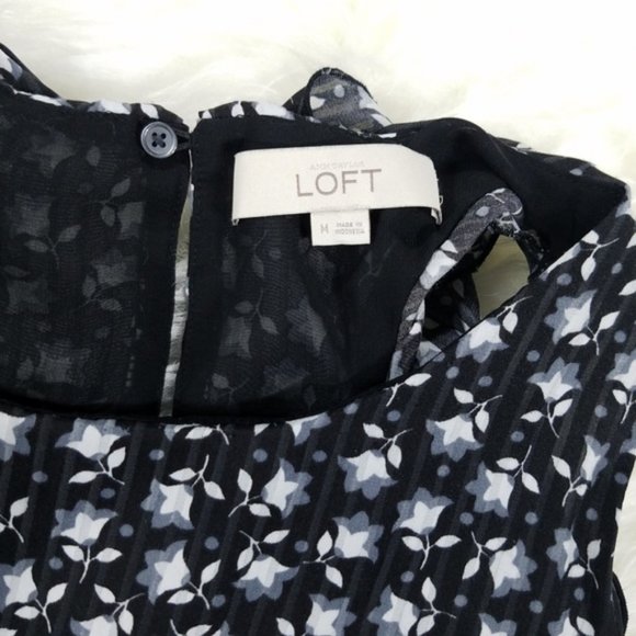 LOFT Floral Ruffle Back Shell Top - Picture 5 of 6